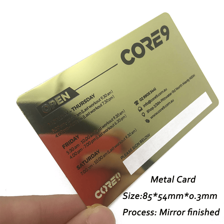 Carduri inteligente din metal personalizate pentru utilizare securizată; afișate cu accent pe detaliile tăiate cu laser pentru proiectele de carduri IC Metal Contact.