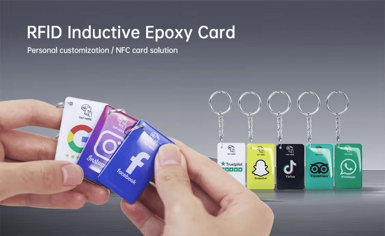 Brelocuri RFID epoxidice personalizate pentru membri și acces, prezentate cu detaliu de cip pentru cumpărători care compară soluții Epoxy RFID Key Fobs.