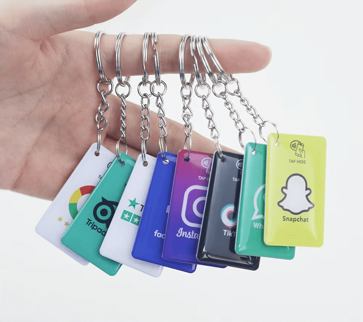 Brelocuri RFID epoxidice personalizate pentru membri și acces, prezentate din vedere frontală clară pentru aplicații Epoxy RFID Key Fobs.