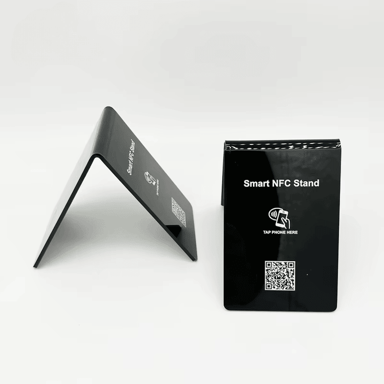 Această imagine evidențiază NFC Stand personalizat pentru recompense de loialitate și VIP Înregistrări ale detaliilor cipului pentru aplicațiile Standuri NFC.