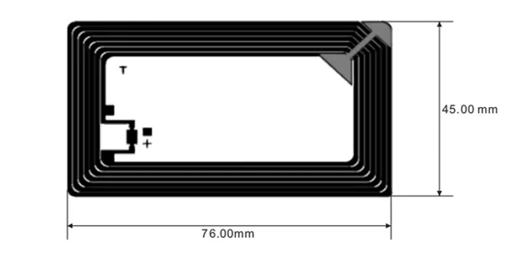 Etichete RFID HF ISO15693 pentru urmărirea activelor, prezentate pe o suprafață metalică pentru cumpărătorii care compară soluții RFID HF.