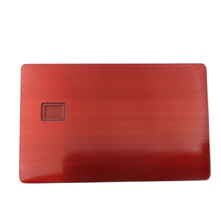 Carduri IC metalice cu contact personalizate pentru membership premium, prezentate dintr-o perspectivă clară a controlului de acces securizat pentru aplicații de carduri IC metalice cu contact.