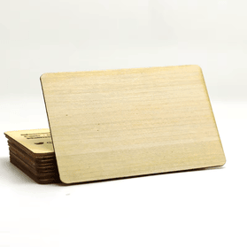 Card combo promoțional cu panou răzuibil care ascunde un cod PIN unic sau o ofertă de reducere pentru implicarea clienților