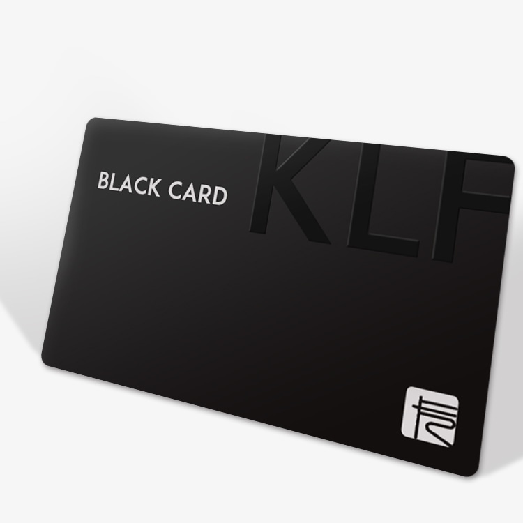 Cărți de vizită metalice personalizate pentru branding, afișate cu accent pe suprafața premium, pentru proiecte de cărți de vizită metalice.
