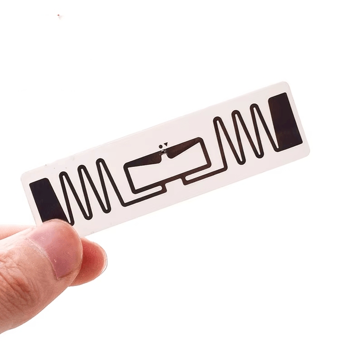 Etichete RFID UHF pentru urmărirea securizată a documentelor, prezentate pe suprafață metalică pentru aplicații UHF RFID Labels.