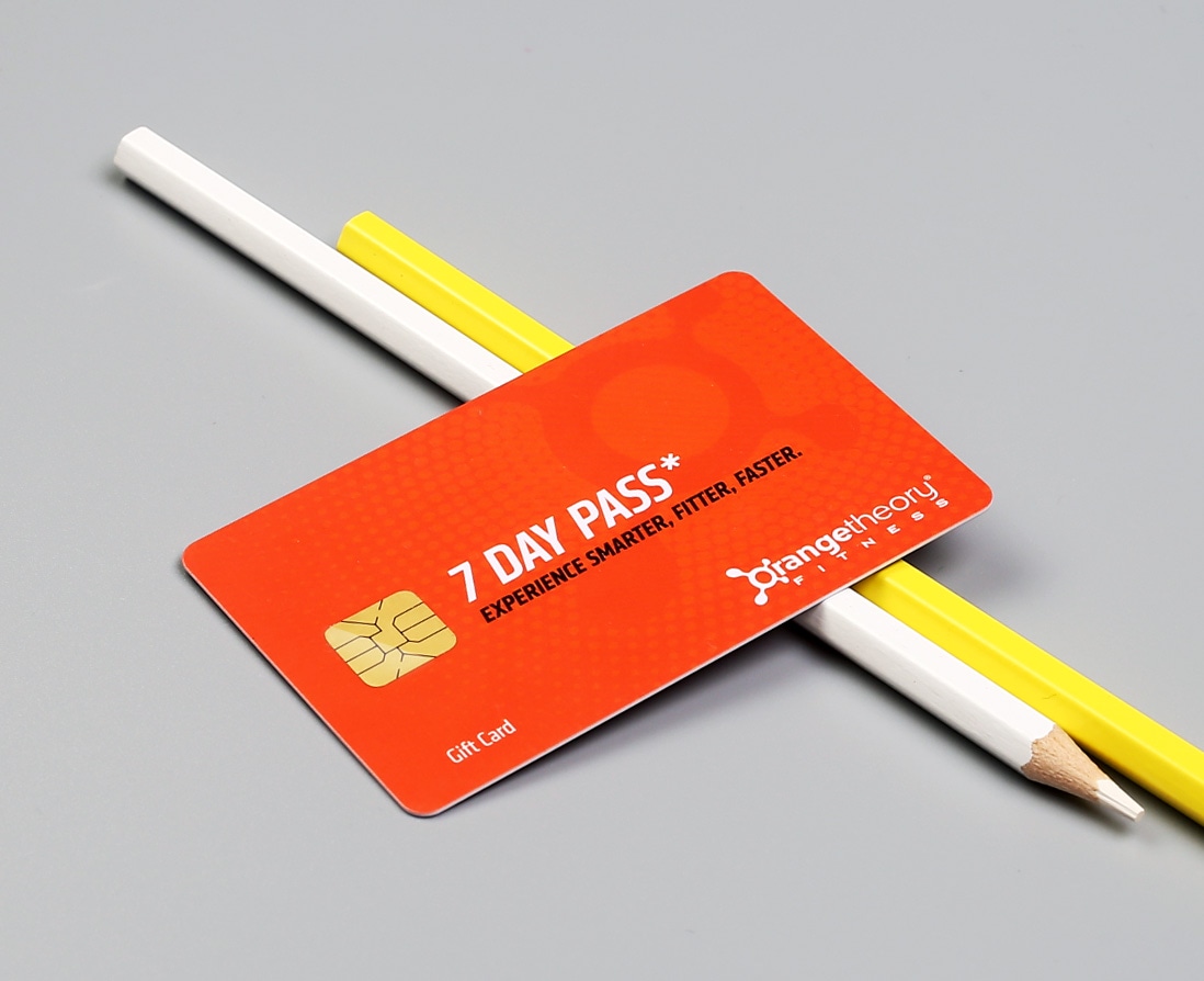 Structura antenei pentru carduri RFID personalizate.