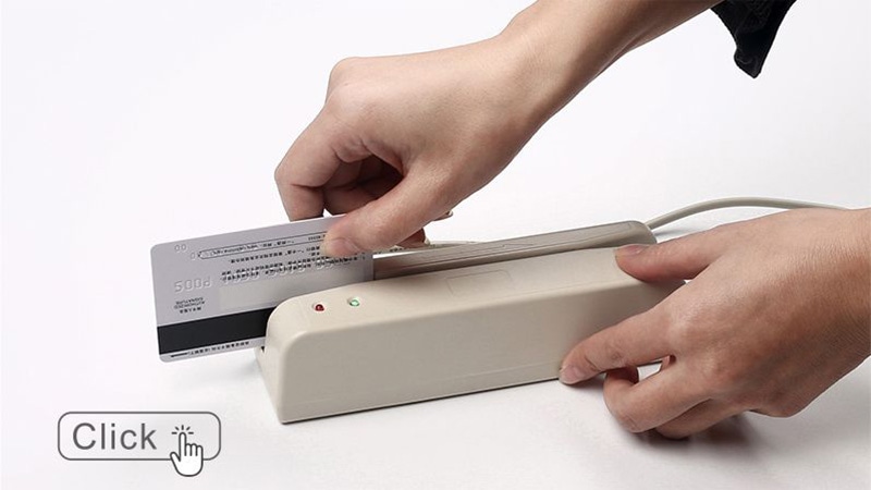 Design compact tip portofel pentru carduri RFID personalizate.