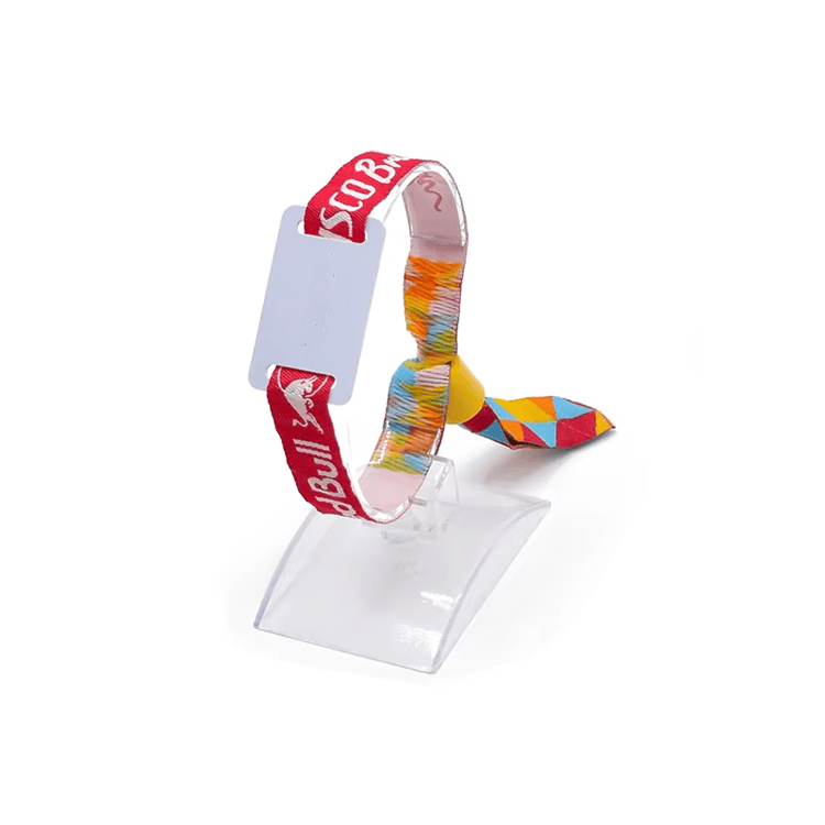 Brățări RFID textile pentru evenimente campus