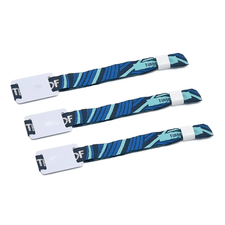 Brățări RFID textile pentru acces la concerte