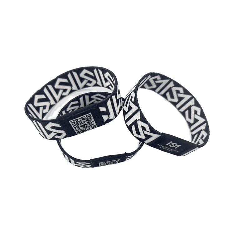 Grup de brățări elastice RFID țesute personalizate; care prezintă diferite dimensiuni și stiluri pentru identificarea premium a oaspeților și gestionarea fără probleme a intrărilor în locații.