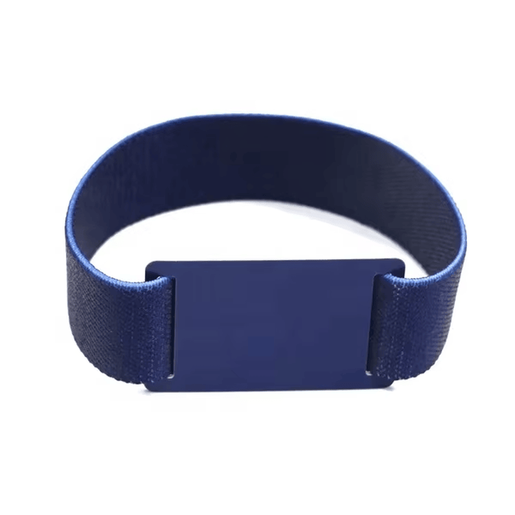 Această colecție de brățări elastice colorate pentru copii RFID prezintă diverse modele distractive concepute pentru excursii școlare și parcuri de distracție.