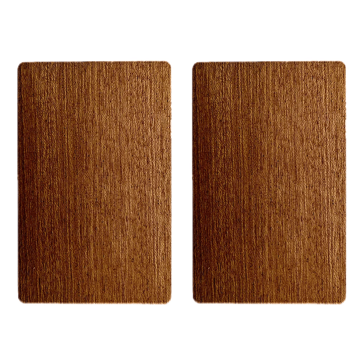 Carduri RFID personalizate din stejar pentru acces hotelier, prezentate cu accent pe vederea din spate pentru proiecte de Carduri din lemn.