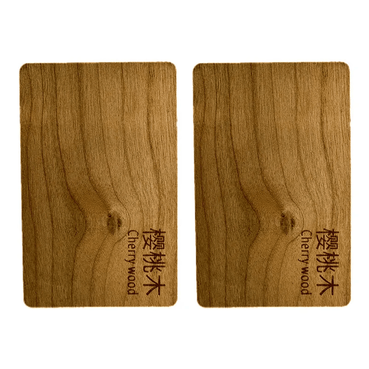 Carduri RFID personalizate din stejar pentru acces hotelier, prezentate cu design personalizat pentru cumpărătorii care compară soluții de Carduri din lemn.