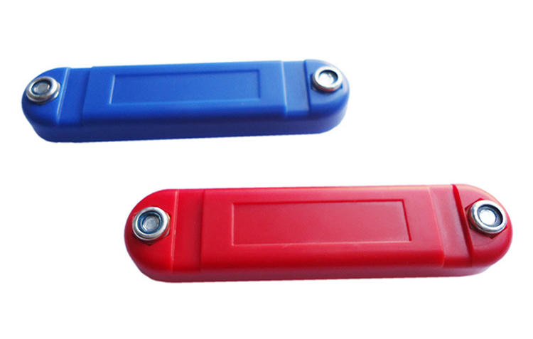 Etichetă RFID magnetică ABS pentru active industriale prezentată pentru gestionarea activelor în aplicații taguri RFID ABS pentru suprafețe metalice.