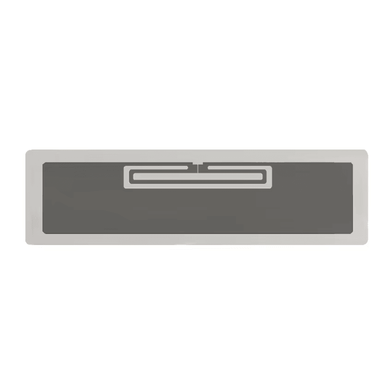 Inlay RFID rezistent la lichide, cu antenă compactă, conceput pentru citire fiabilă pe articole expuse la umezeală.