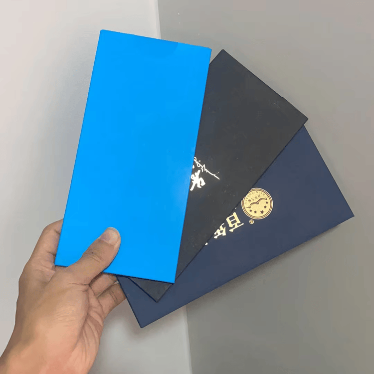 Desen tehnic detaliat care prezintă specificațiile de dimensiune 200x95mm pentru cutia tip sertar pentru carduri.