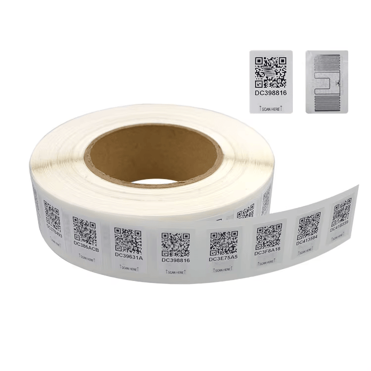 Această imagine arată o rolă de UHF autocolante fragile cu două mostre de etichete care afișează fața imprimată și spatele antenei.