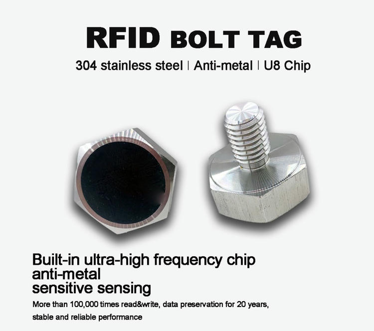 Taguri RFID cu șurub aranjate în ambalaj de protecție, cu mai multe unități pregătite pentru proiecte de identificare UHF pe metal.