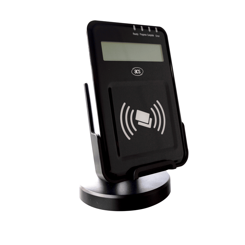Vederea din spate a cititorului ACR122L nfc afișează cablul USB lung și etichetele oficiale ale produselor pentru identificarea modelului.