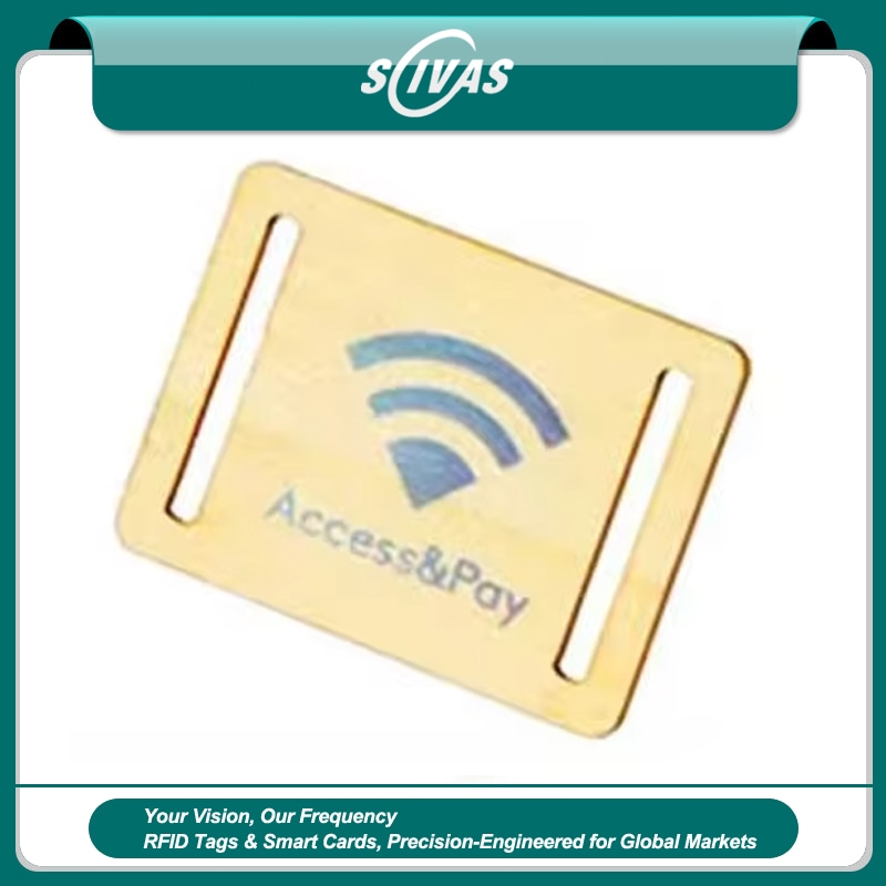 Brățări personalizate din lemn RFID pentru hoteluri și evenimente afișate cu o imprimare personalizată a cardurilor pentru cumpărătorii care compară soluțiile de carduri din lemn.