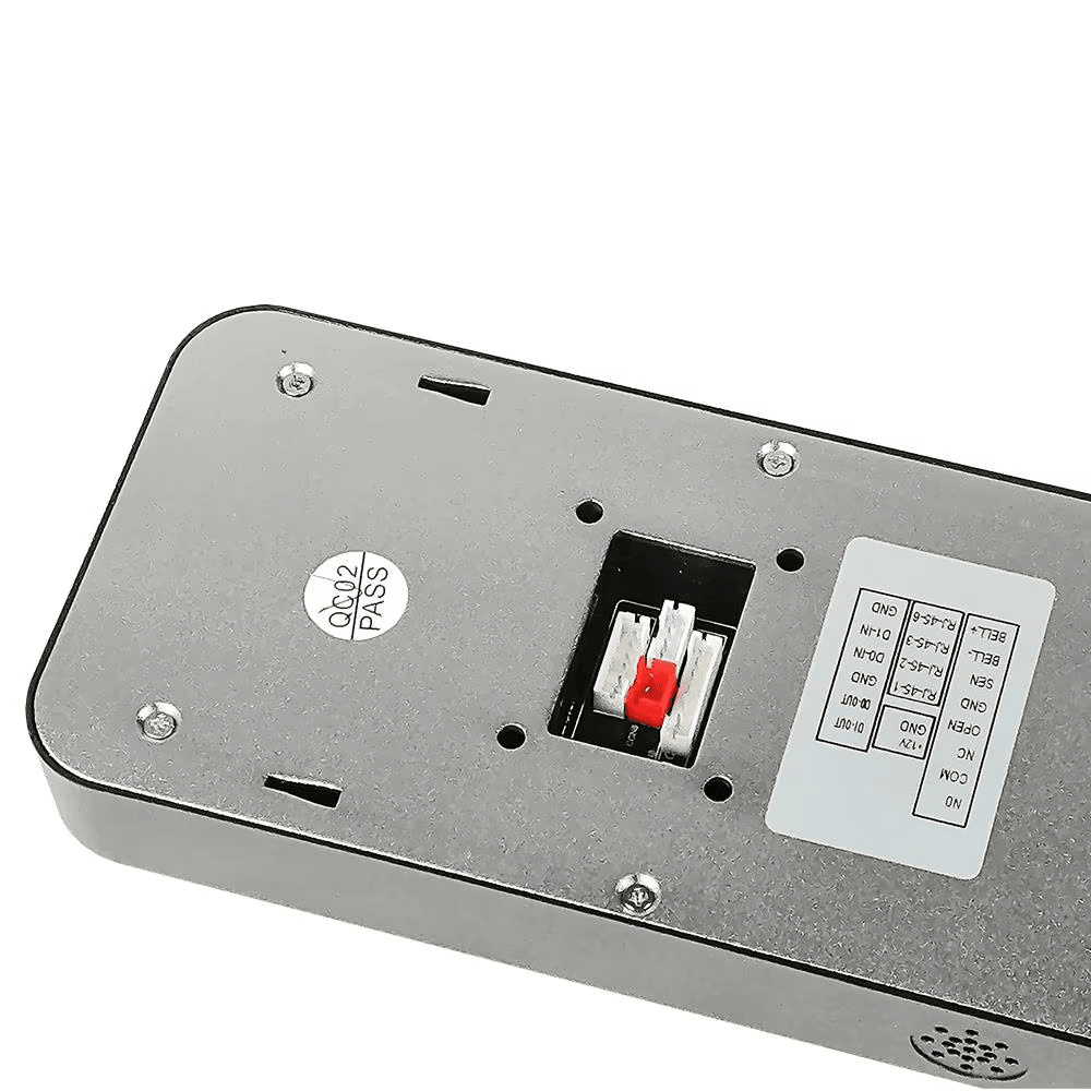 Terminal WiFi de prezență facială pentru utilizatorii 5000 prezentat cu un design de montare pe perete pentru cumpărătorii care compară soluțiile de terminale biometrice de control al accesului.