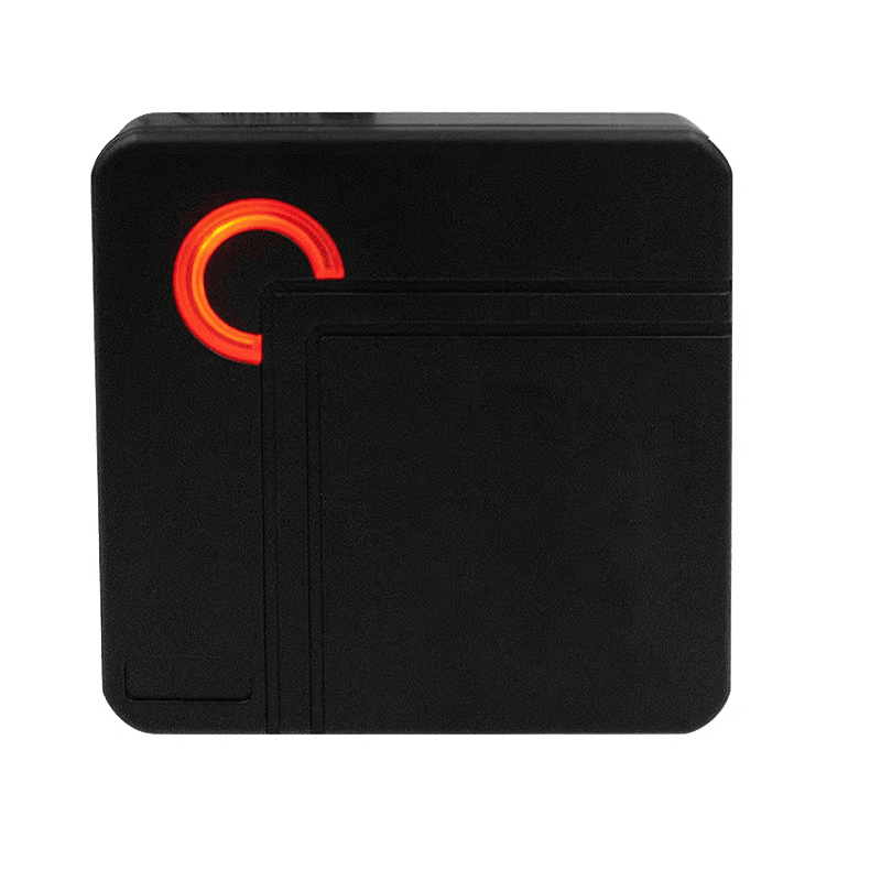 Cititor de carduri de acces RFID rezistent la apă pentru sistemele Wiegand; prezentat cu o scanare fără contact pentru cumpărători care compară soluțiile Access cititoare RFID.