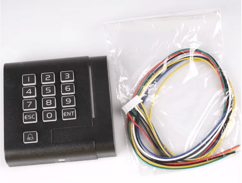 Cititorul de acces la tastatură RFID cu frecvență duală este afișat cu accent pe sigla imprimată pentru proiectele Cititoare cu acces la tastatură.