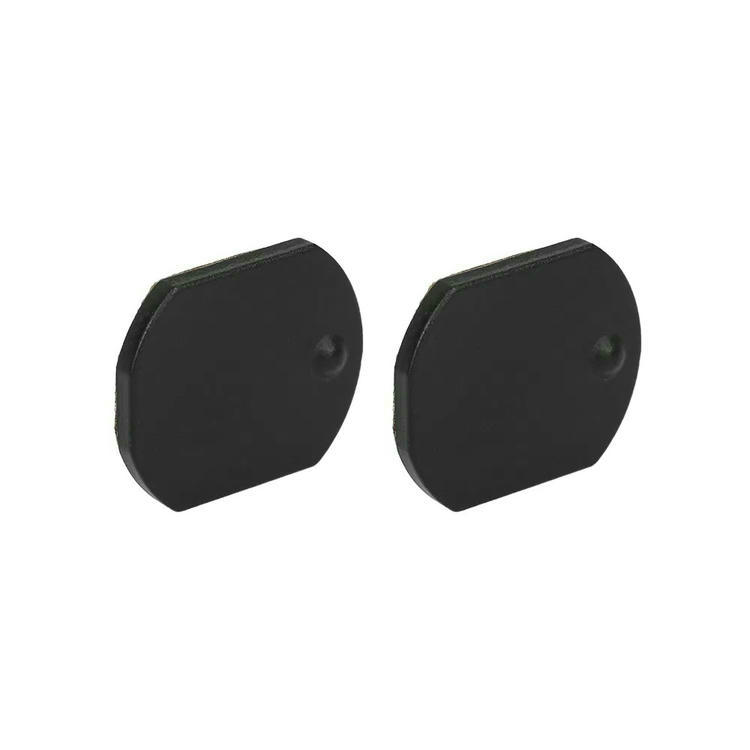 Partea frontală a etichetei C2117-1 UHF RFID are un finisaj neted din ceramică neagră; cu o formă circulară.